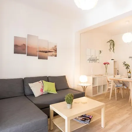 Malagasuite Front Beach Apartment